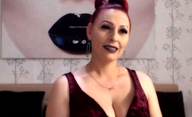 Redhead Hottie Has Fun On Webcam