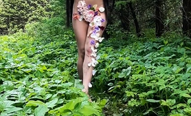 Sexy Slender Amateur Babe Flaunts Her Curves In The Woods