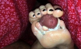 Amateur Wife Makes A Cock Burst With Pleasure With Her Feet